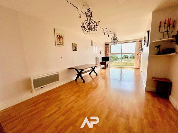 T2 - VUE MER - Minimes - LA ROCHELLE €274 000 ** - Référence MR589D2