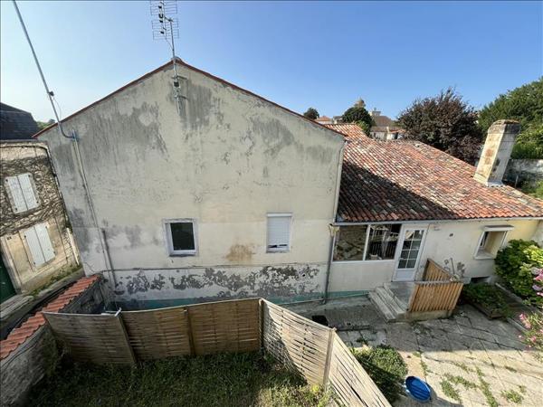 Immeuble à vendre |  Pons |  135 m²