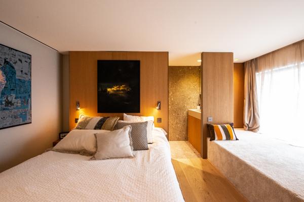 SOUS OFFRE - ARCHITECTURE SUBLIMÉE - 2025 - Appartement de prestige avec jardin et garage - Bordeaux