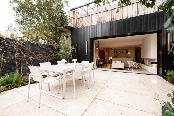 SOUS OFFRE - ARCHITECTURE SUBLIMÉE - 2025 - Appartement de prestige avec jardin et garage - Bordeaux