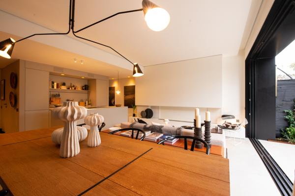 SOUS OFFRE - ARCHITECTURE SUBLIMÉE - 2025 - Appartement de prestige avec jardin et garage - Bordeaux