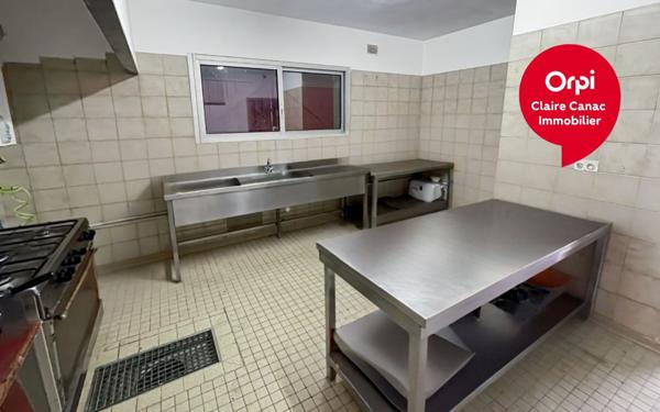 Maison à vendre    15 pièces •  Saint-Amans-Valtoret