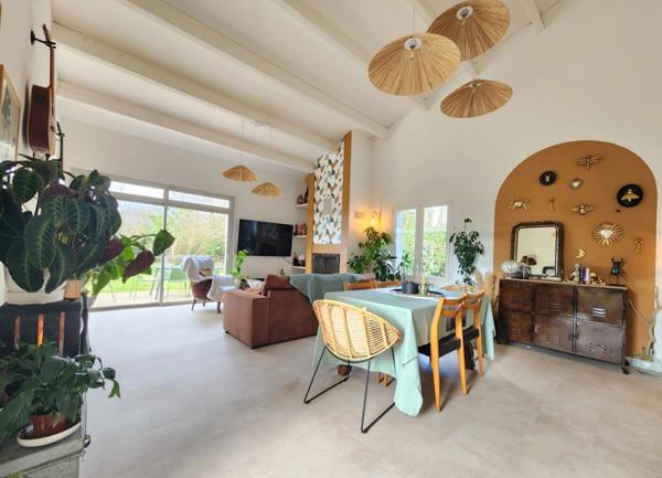 À VENDRE ILE D'OLERON – Maison individuelle coup de cœur 5 pièces 114m² – Terrain clos & terrasse + Garage – 429 450 € FAI