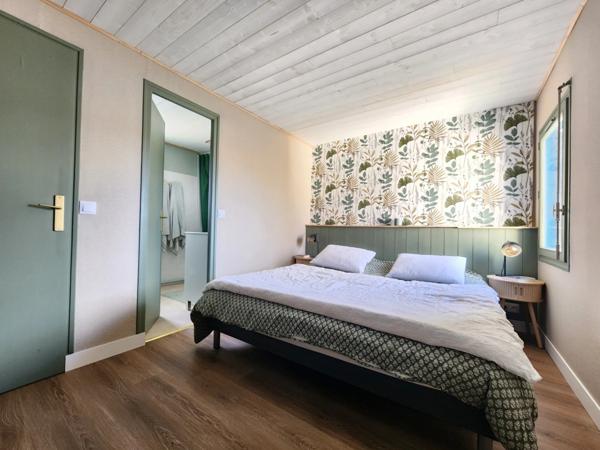 À VENDRE ILE D'OLERON – Maison individuelle coup de cœur 5 pièces 114m² – Terrain clos & terrasse + Garage – 429 450 € FAI