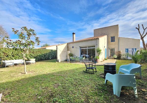 À VENDRE ILE D'OLERON – Maison individuelle coup de cœur 5 pièces 114m² – Terrain clos & terrasse + Garage – 429 450 € FAI