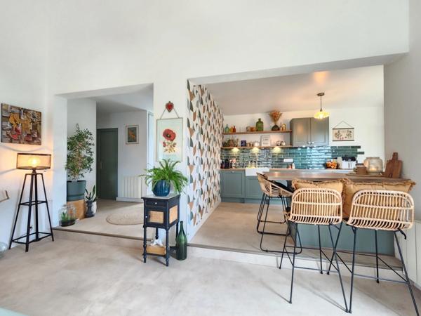 À VENDRE ILE D'OLERON – Maison individuelle coup de cœur 5 pièces 114m² – Terrain clos & terrasse + Garage – 429 450 € FAI