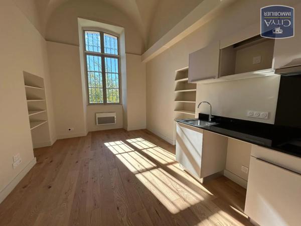 Appartement à louer 1 pièce 24.2m² Dole (39100)
