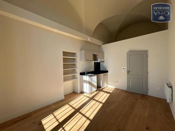 Appartement à louer 1 pièce 24.2m² Dole (39100)
