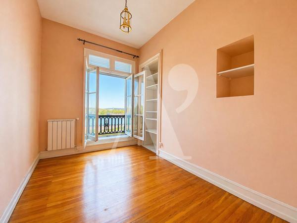 ARCHITECTURE AVEC VUE - 1800 - Appartement traversant avec ascenseur - Bordeaux