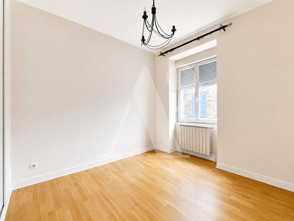 ARCHITECTURE AVEC VUE - 1800 - Appartement traversant avec ascenseur - Bordeaux