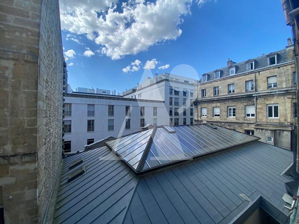 ARCHITECTURE AVEC VUE - 1800 - Appartement traversant avec ascenseur - Bordeaux