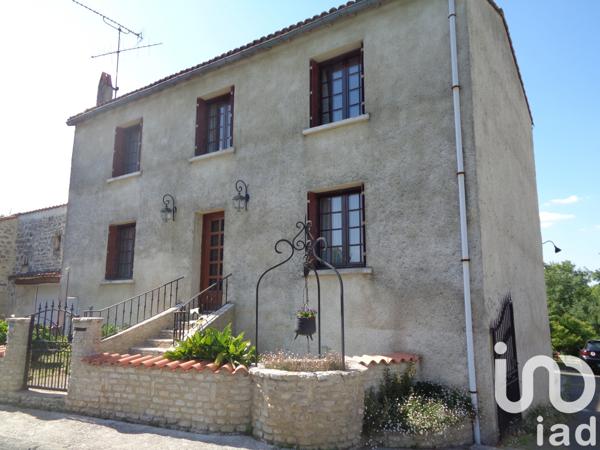 Maison à vendre 8 pièces 200 m² Bussac-sur-Charente