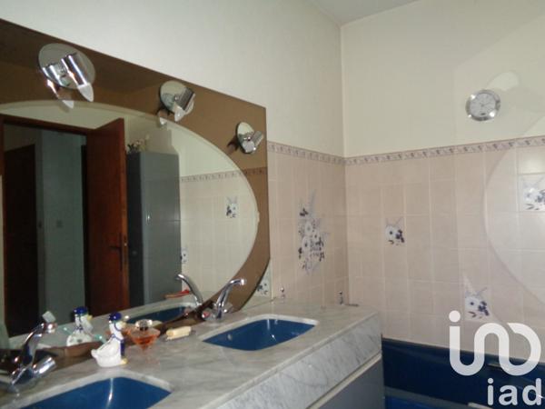 Maison à vendre 8 pièces 200 m² Bussac-sur-Charente