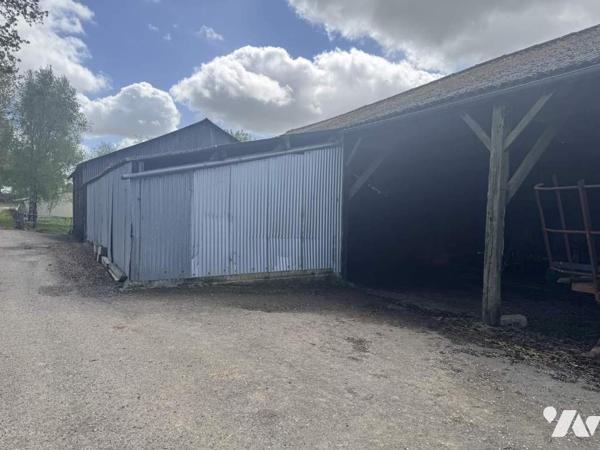 ENSEMBLE DE TERRES AGRICOLES+ HANGAR+ POULAILLERS