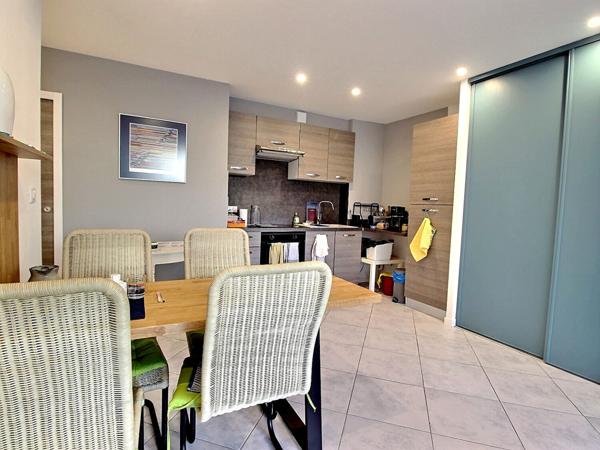 Appartement 2 pièces à vendre totalement rénové - Avignon, secteur République - Corps Saints