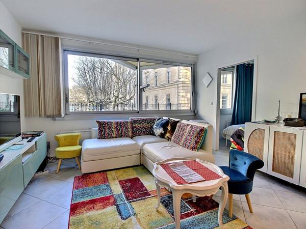 Appartement 2 pièces à vendre totalement rénové - Avignon, secteur République - Corps Saints