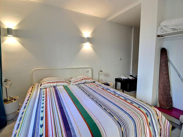 Appartement 2 pièces à vendre totalement rénové - Avignon, secteur République - Corps Saints