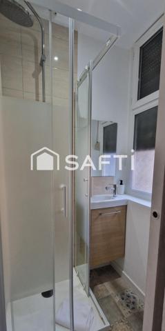 maison atypique en bonne état de 42m², 2 chambres, 2 salles d'eau, 2 toilettes,