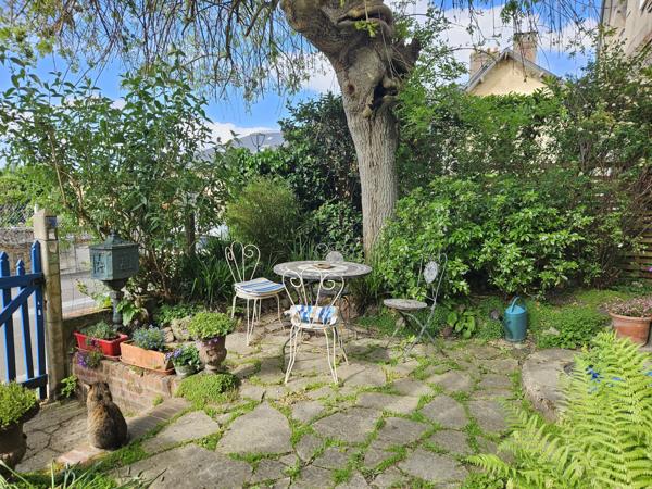 Maison
         5 pièces
        - 84 m² 499 000 € *