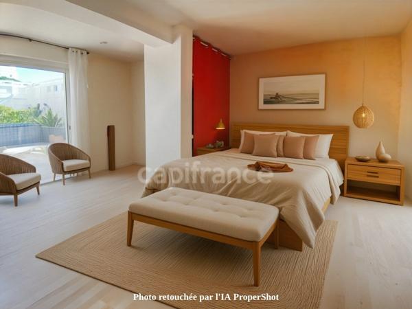 HERAULT (34) LA GRANDE−MOTTE (34280) à vendre Appartement 3 pièces de 91 m 2 et terrasse de 120 m 2 + garage.