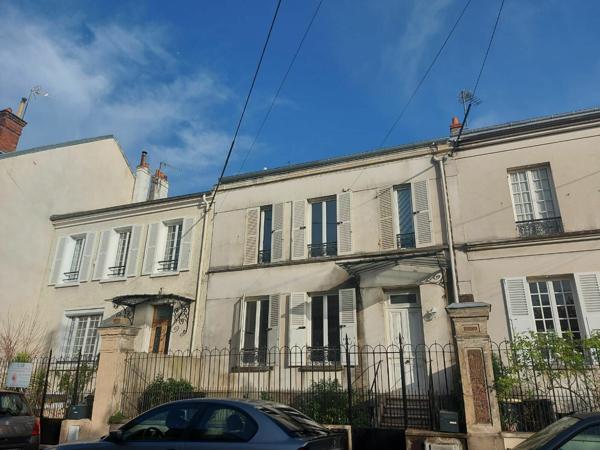 Maison à louer    5 pièces • 128,05 m2 Melun