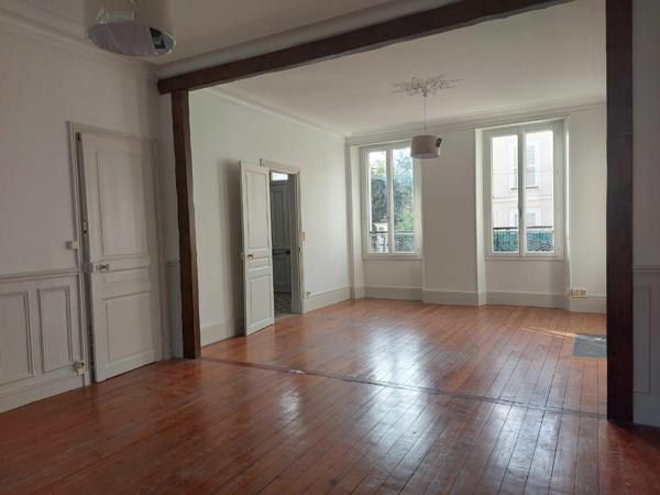 Maison à louer    5 pièces • 128,05 m2 Melun