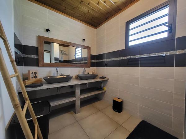 Villa familiale avec piscine et potentiel locatif – Mont Vert, Saint-Pierre