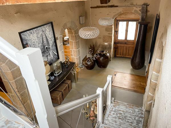 Charmante maison en pierre à vendre dans le centre-bourg de Ambon