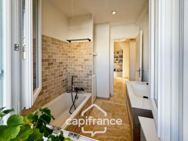 Appartement à vendre 3 pièces HYERES (83) Appartement T3 rénové - Quartier Riondet – Terrasse, balcon, cave – Tout à pied