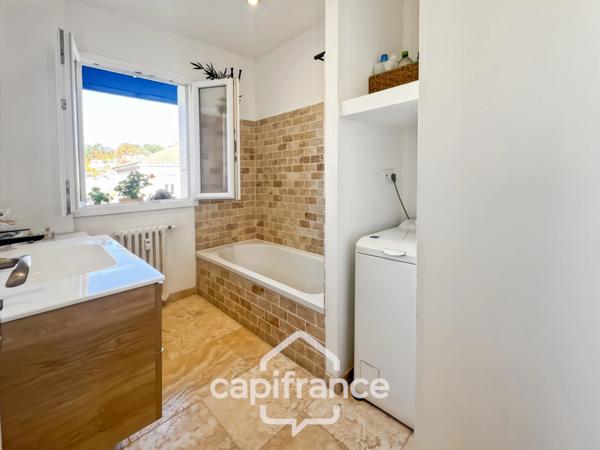 Appartement à vendre 3 pièces HYERES (83) Appartement T3 rénové - Quartier Riondet – Terrasse, balcon, cave – Tout à pied