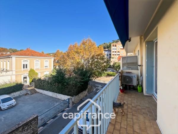 Appartement à vendre 3 pièces HYERES (83) Appartement T3 rénové - Quartier Riondet – Terrasse, balcon, cave – Tout à pied