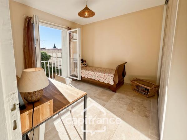 Appartement à vendre 3 pièces HYERES (83) Appartement T3 rénové - Quartier Riondet – Terrasse, balcon, cave – Tout à pied