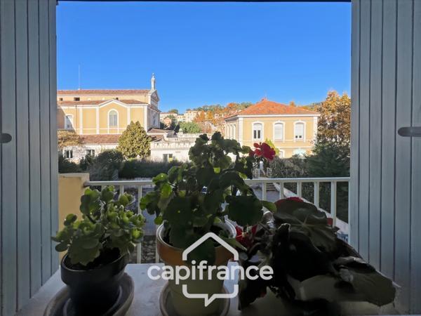 Appartement à vendre 3 pièces HYERES (83) Appartement T3 rénové - Quartier Riondet – Terrasse, balcon, cave – Tout à pied
