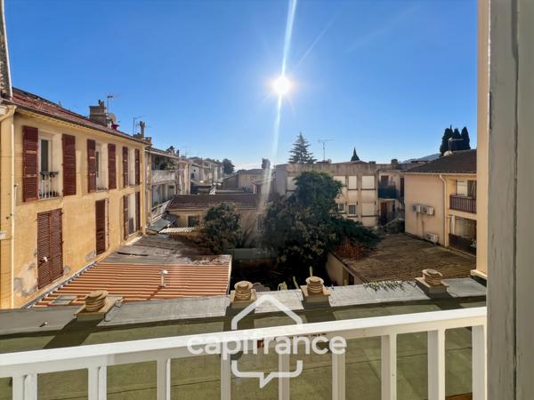 Appartement à vendre 3 pièces HYERES (83) Appartement T3 rénové - Quartier Riondet – Terrasse, balcon, cave – Tout à pied