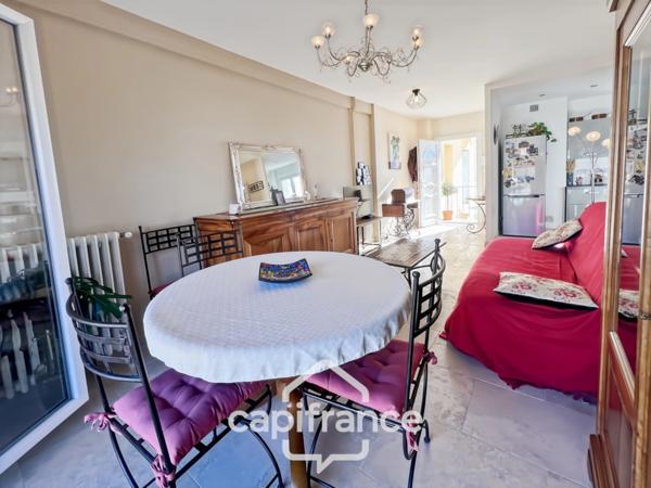 Appartement à vendre 3 pièces HYERES (83) Appartement T3 rénové - Quartier Riondet – Terrasse, balcon, cave – Tout à pied