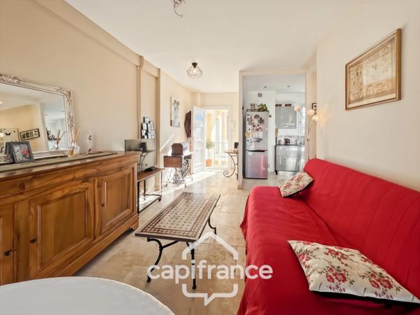 Appartement à vendre 3 pièces HYERES (83) Appartement T3 rénové - Quartier Riondet – Terrasse, balcon, cave – Tout à pied