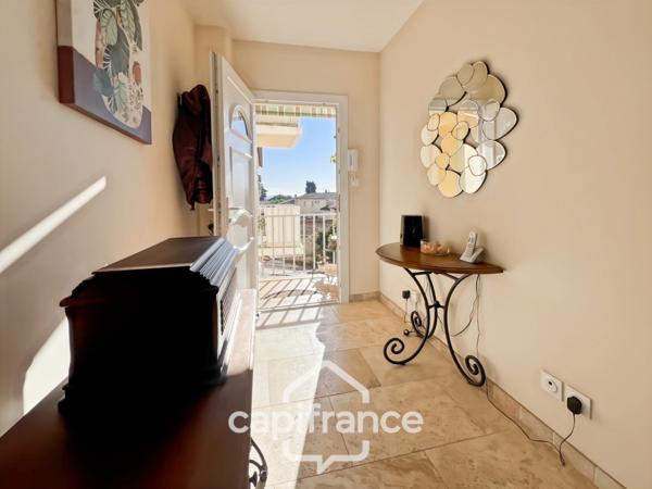 Appartement à vendre 3 pièces HYERES (83) Appartement T3 rénové - Quartier Riondet – Terrasse, balcon, cave – Tout à pied