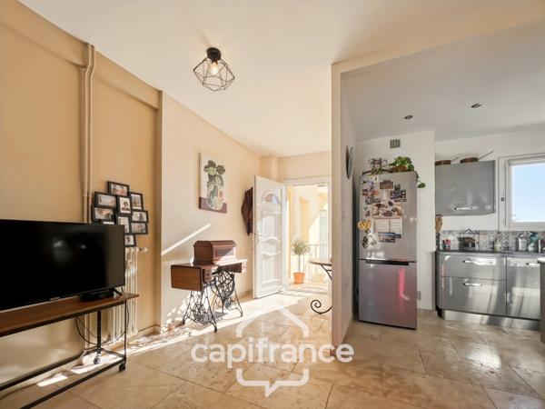Appartement à vendre 3 pièces HYERES (83) Appartement T3 rénové - Quartier Riondet – Terrasse, balcon, cave – Tout à pied