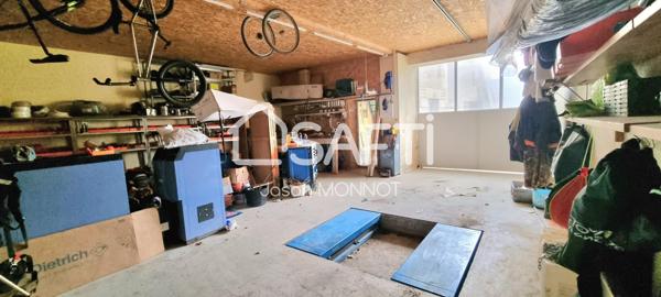 Corps de Ferme de 270 m² habitable Avec dépendances