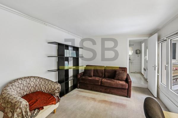 75004 - STUDIO DANS UNE MAGNIFIQUE COPROPRIETE AU COEUR DU MARAIS