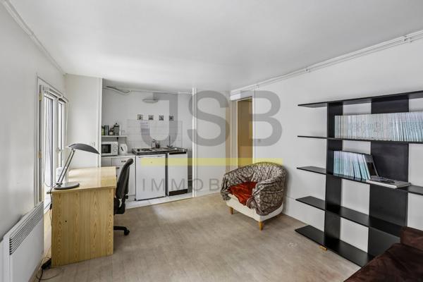 75004 - STUDIO DANS UNE MAGNIFIQUE COPROPRIETE AU COEUR DU MARAIS