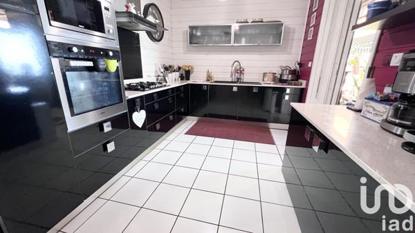 Maison à vendre 8 pièces 263 m² Le Tampon