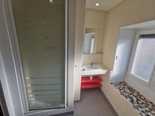 Maison plein centre d'Aigre