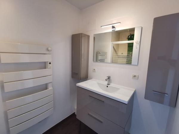 Maison plein centre d'Aigre