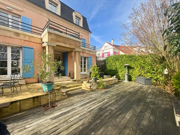 Maison d'exception 214m² ? 5 ch ? Ponton privé ? Port Cergy