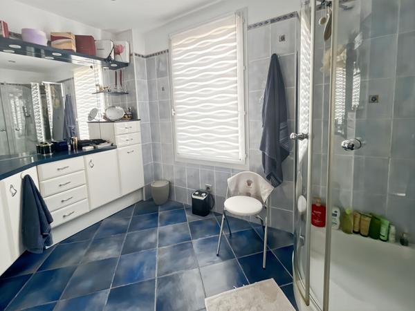 Maison d'exception 214m² ? 5 ch ? Ponton privé ? Port Cergy