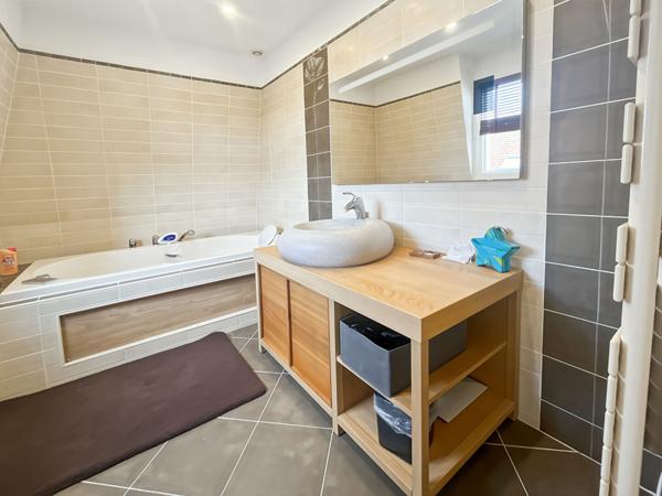 Maison d'exception 214m² ? 5 ch ? Ponton privé ? Port Cergy