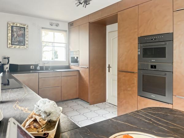 Maison d'exception 214m² ? 5 ch ? Ponton privé ? Port Cergy