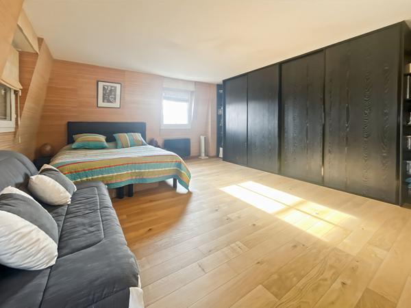 Maison d'exception 214m² ? 5 ch ? Ponton privé ? Port Cergy