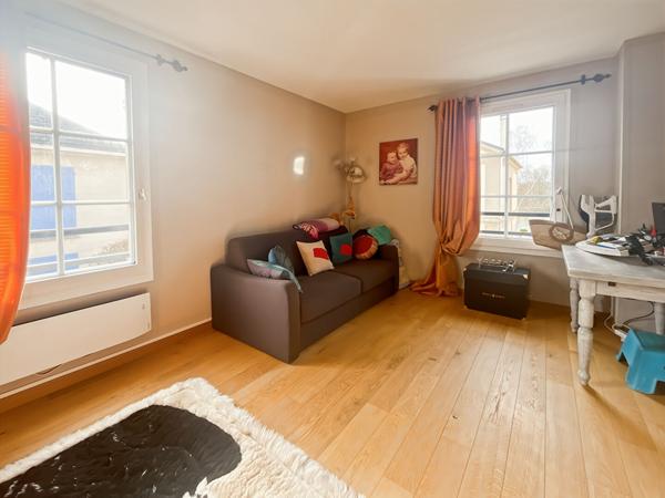 Maison d'exception 214m² ? 5 ch ? Ponton privé ? Port Cergy